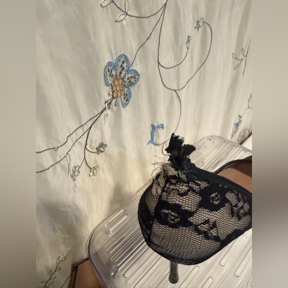 Black Lace Women Shoes - Picture 4 of 11